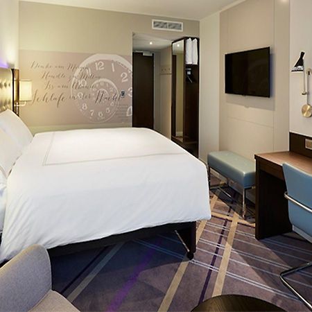 Premier Inn Hamburg City Экстерьер фото